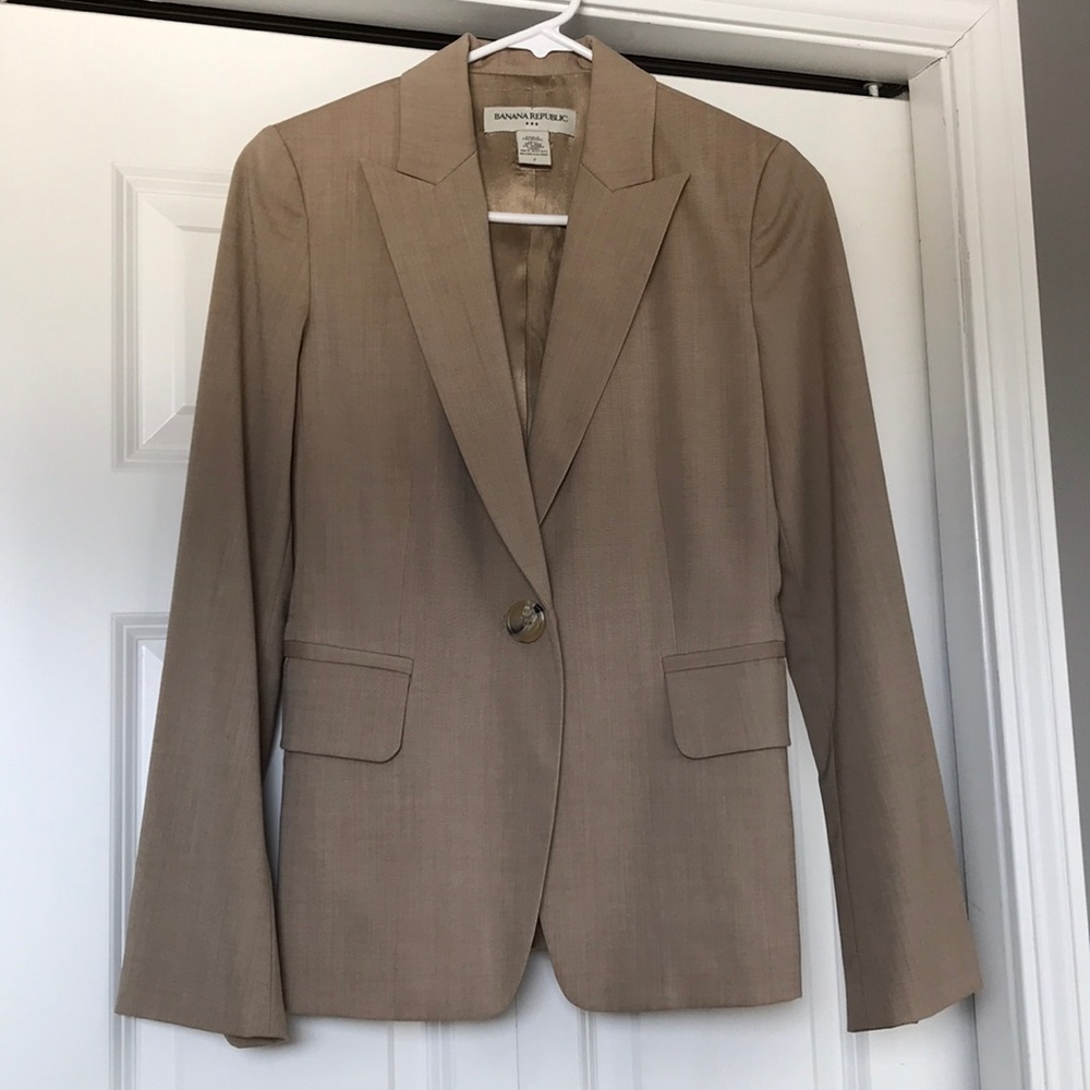 Tan Banana Republic suit, size 2